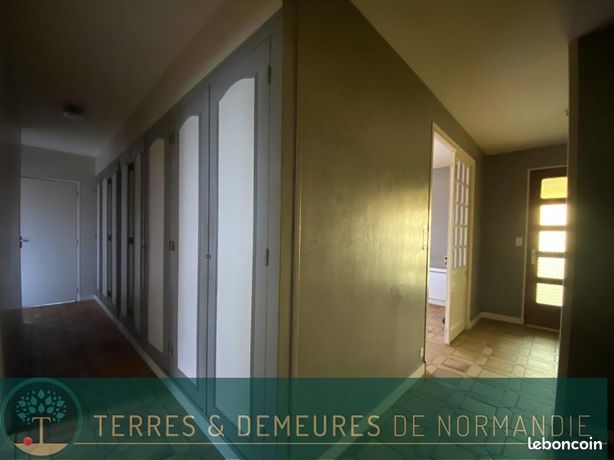 https://img.leboncoin.fr/api/v1/lbcpb1/images/a9/9a/20/a99a20a6ee41446df6114c81cd9c328f3734b611.jpg?rule=ad-image