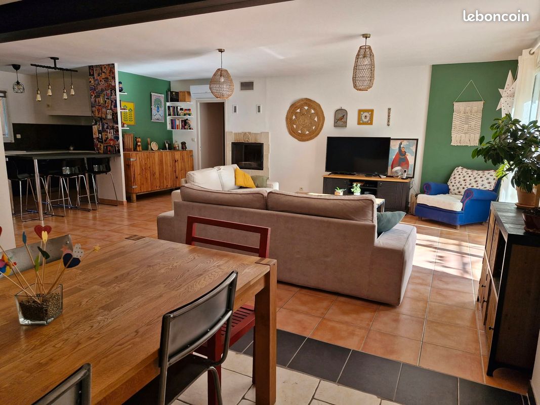 Maison 7 pièces 144 m² · à Saumane-de-Vaucluse · 144 m² · 635 000 €