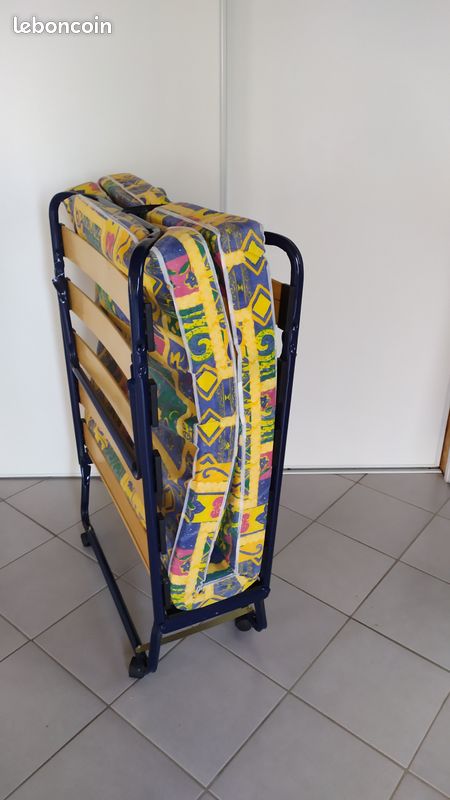 Lit d'appoint pliant avec matelas (image 2)