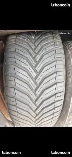 1 seul pneu 195/55/16 michelin cross climate 2 quasiment neuf (image 1)