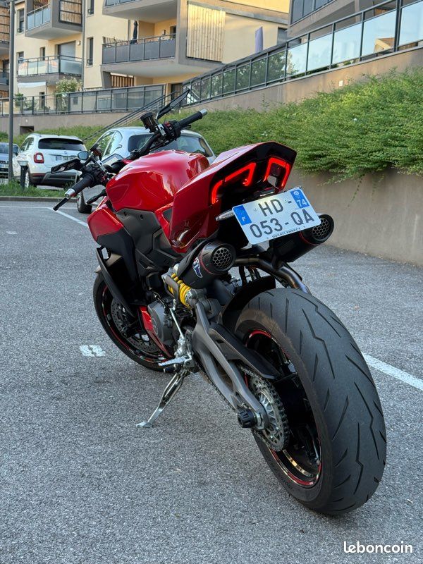 Ducati streetfighter V2 A2 (image 3)