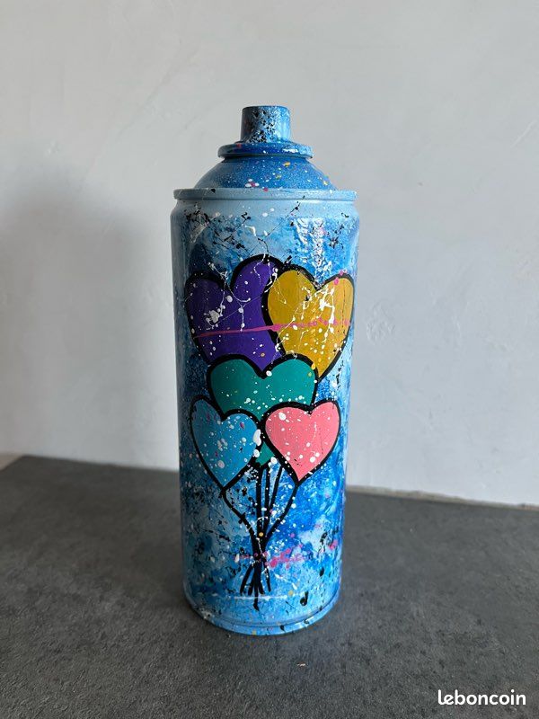 Bombe Peinture Décorative Burberry – Sculpture Métal – Finition Luxe