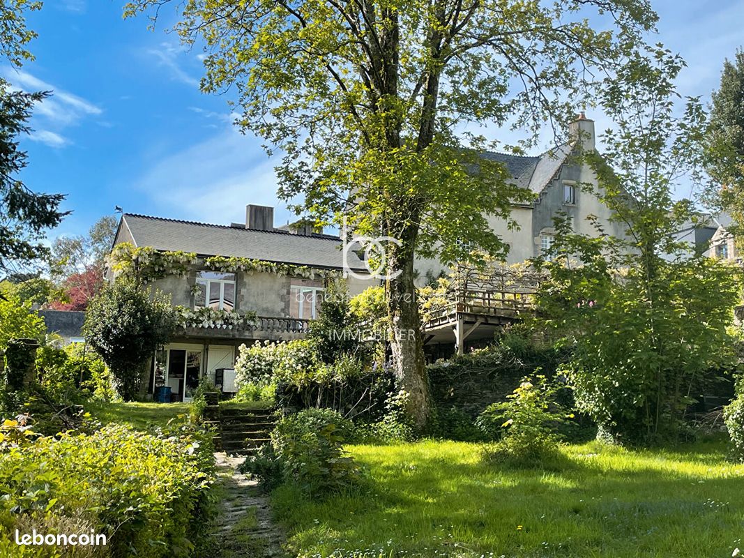Maison 9 pièces 282 m² · à Rochefort-en-Terre · 282 m² · 693 000 €