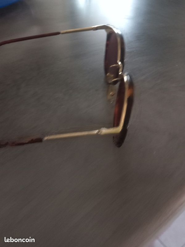 Paire de lunettes de soleil (image 3)