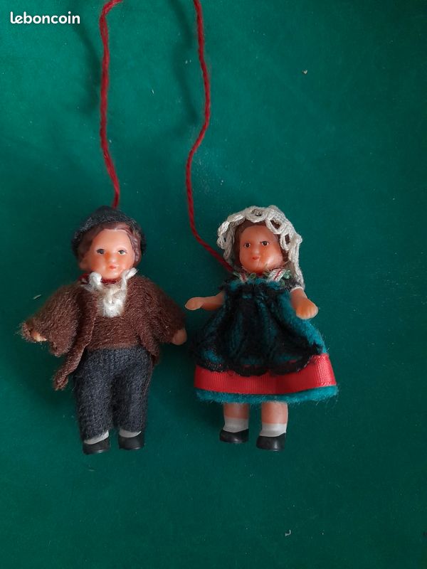 Lot De Jouets Anciens : Poupées En Porcelaine Et Animaux Miniatures