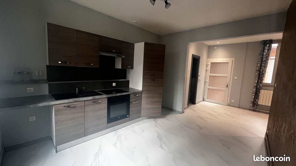 Appartement 3 pièces 64 m² · à Poligny · 64 m² · 650 €