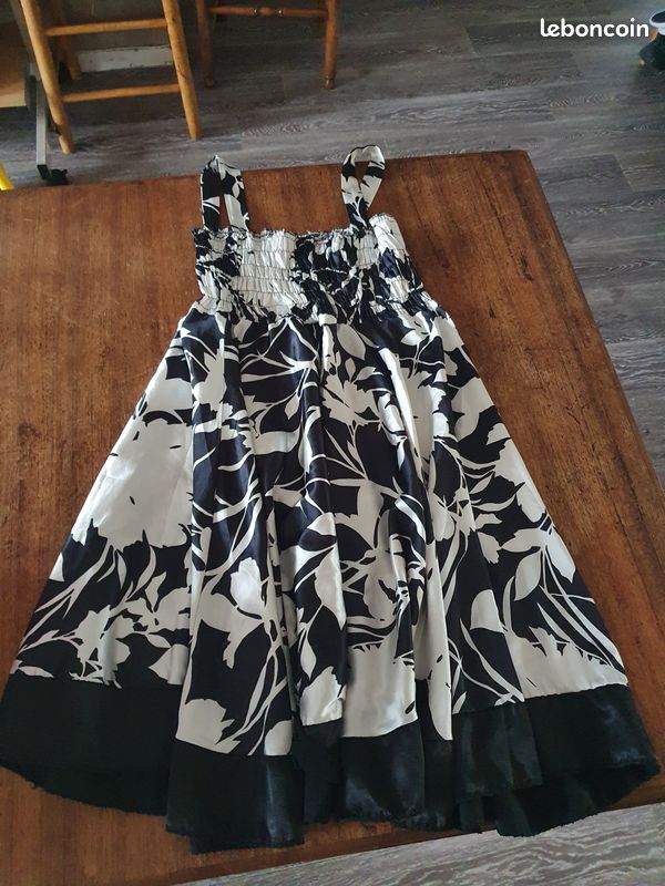 Robe (image 1)