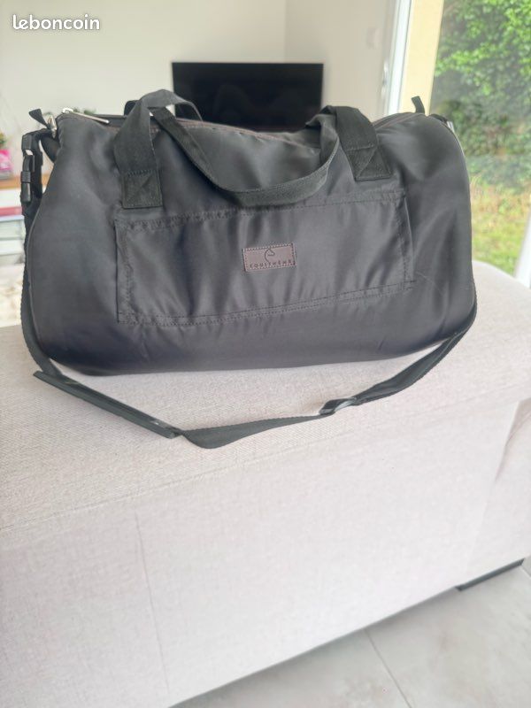 Sac polochon / Sac de sport EQUITHÈME Noir - 45 cm (image 1)
