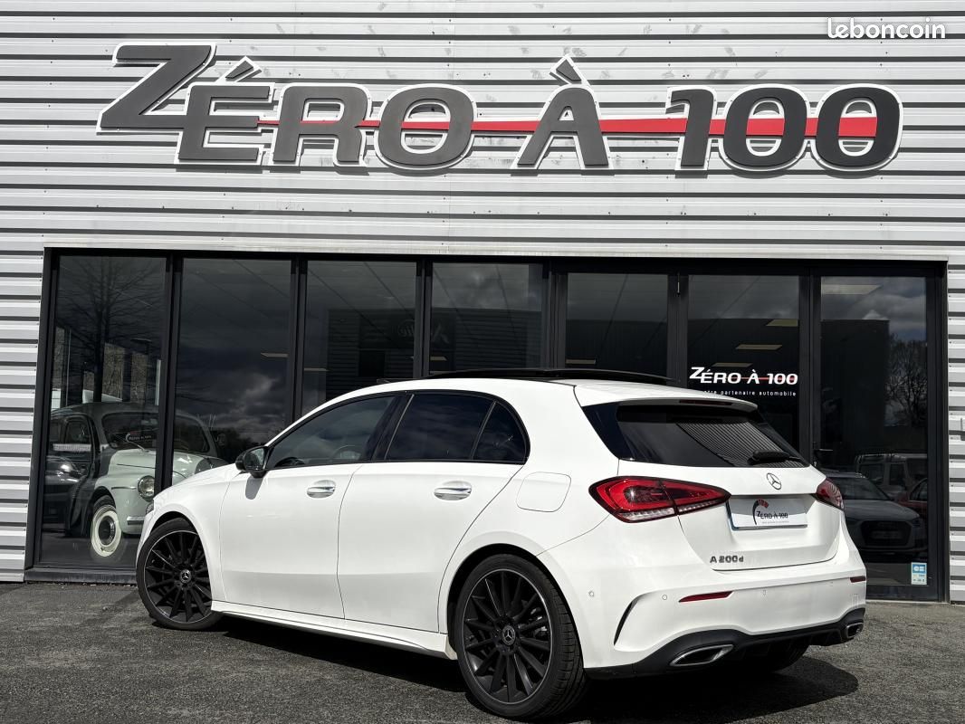 Mercedes Classe A A200D moteur mercedes pack AMG ( éclairage d'ambiance, Toit Ouvrant, Siège élec... (image 11)