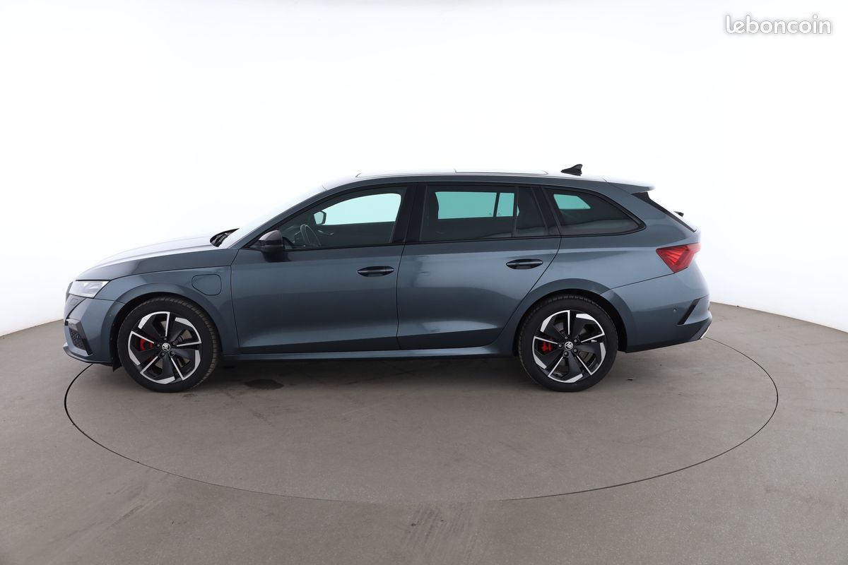Skoda Octavia Combi 1.4 TSI PHEV iV RS DSG6e 245 ch (image 11)