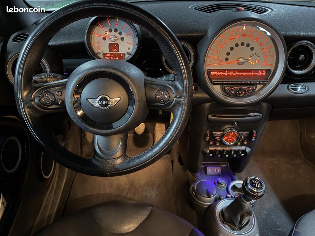 MINI COOPER D 1.6 112 ch Pack Chili (image 14)