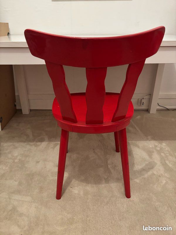 4 chaises rouges (image 2)