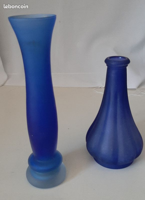 2 petits vases bleus cobalt en verre (image 1)