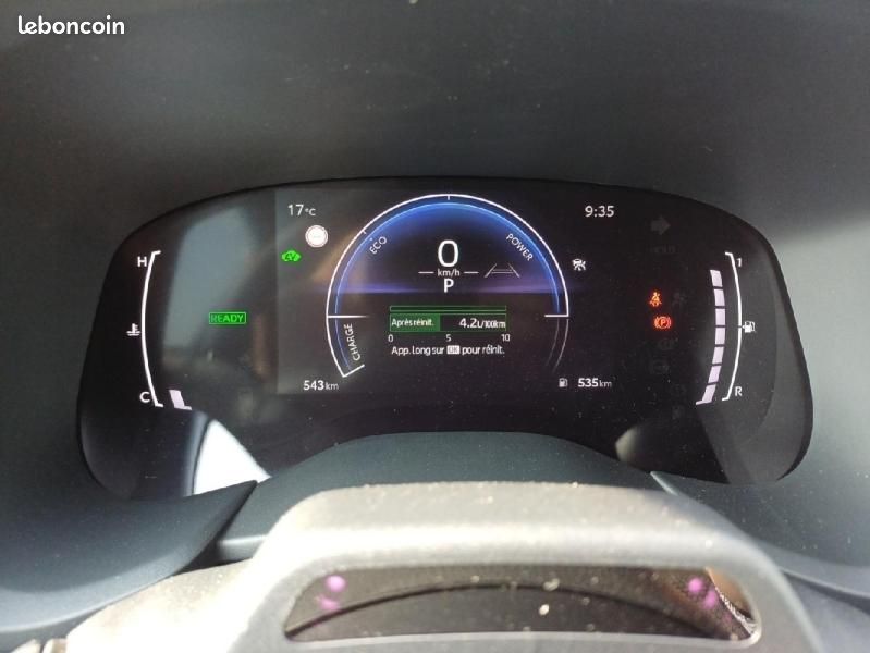 Toyota Aygo X 116h Graphic (image 17)