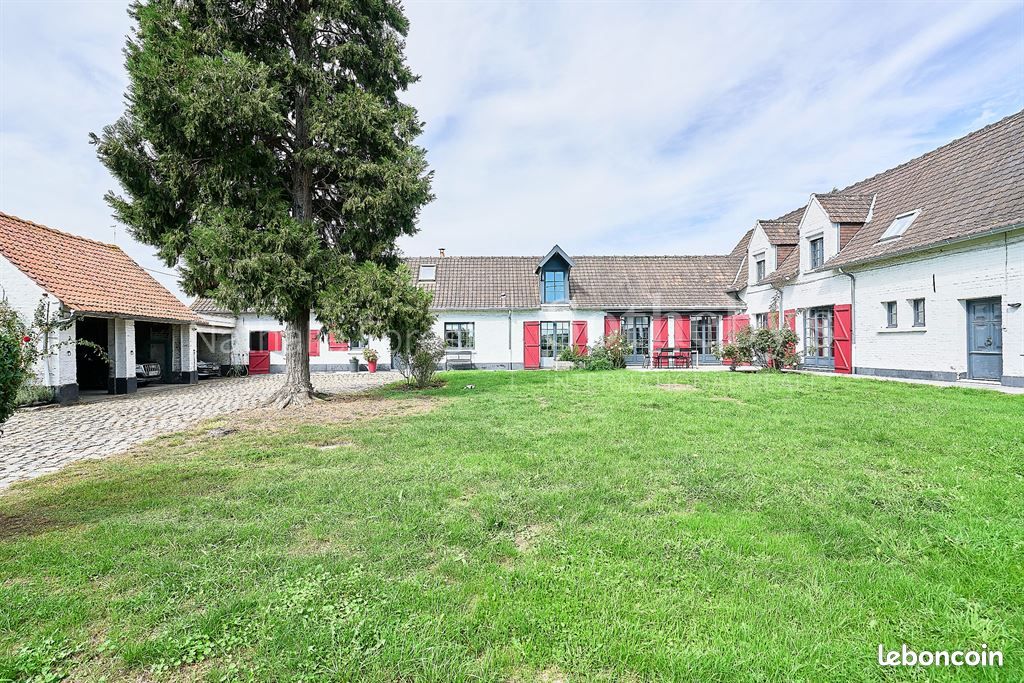 Maison 7 pièces 390 m² · à Linselles · 390 m² · 990 000 €