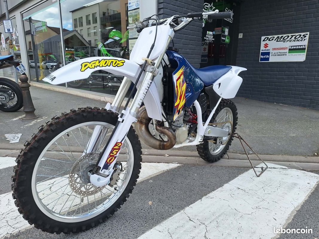 Yamaha yz 250 restauration complete effectuee (image 3)
