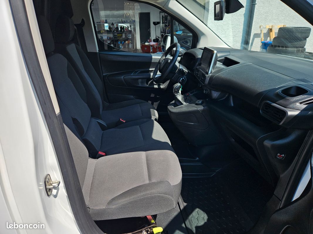 Citroën BERLINGO III BLUEHDI 100 Motricité renforcer 03Places 121000kms 8658ht (image 5)