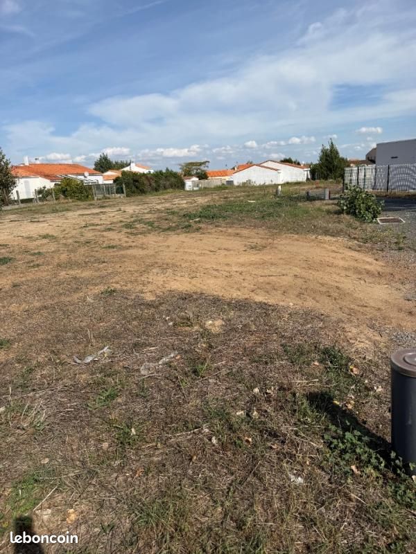 Terrain 407 m² · à L'Aiguillon-la-Presqu'Île · 54 201 €