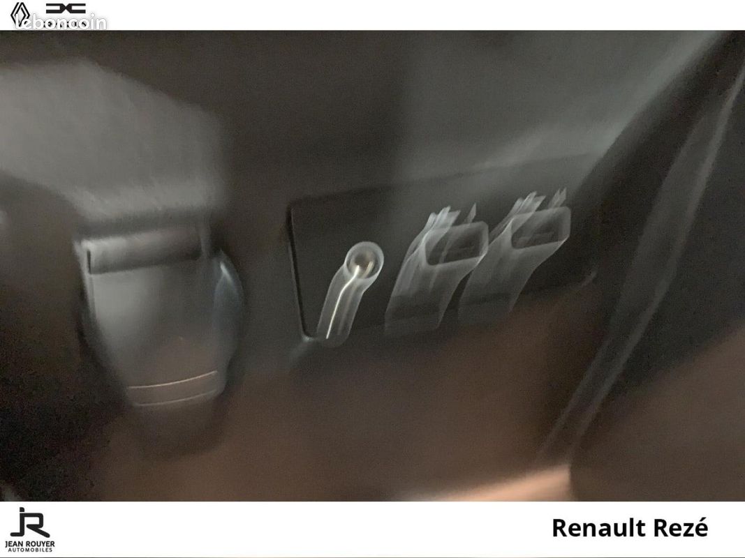 Renault Clio 1.0 TCe 90ch Evolution - 25 (image 22)