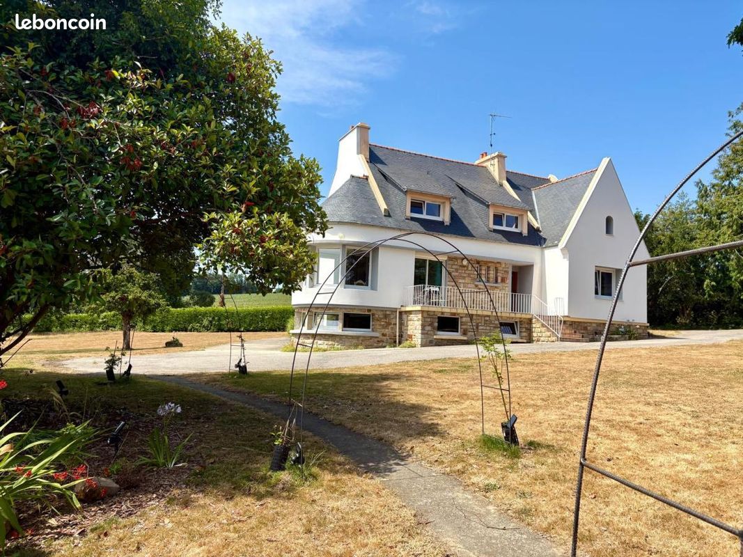 Maison 8 pièces 191 m² · à Saint-Hernin · 191 m² · 346 500 €