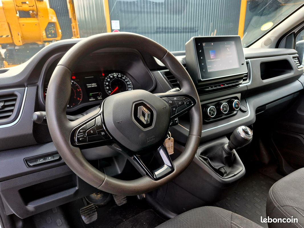 Renault trafic 2.0 dci 130 ch confort (image 5)