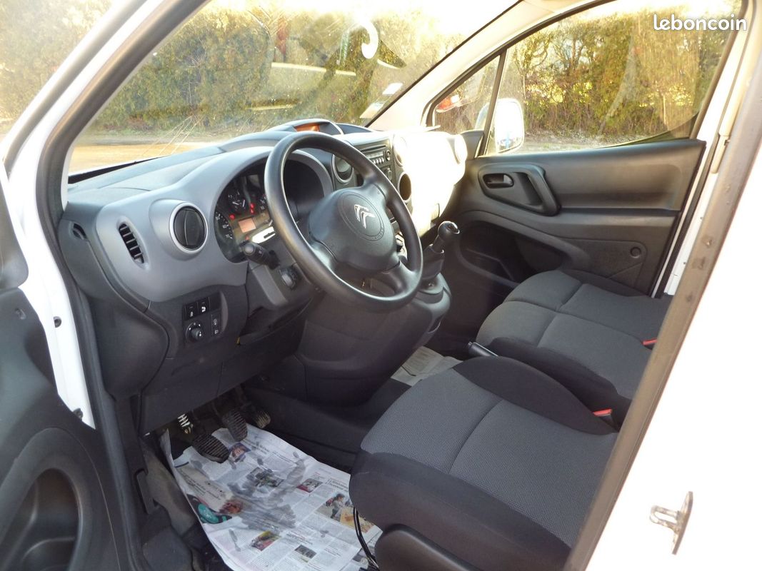 Citroen BERLINGO UTILITAIRE 1.6 BLUE HDI 100CH CLUB M 3 PLACES (image 5)