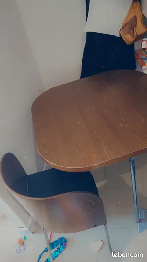 Table + 4 chaises