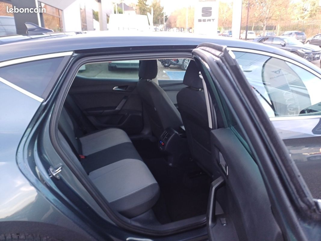SEAT Leon 1.5 eTSI Hybrid 115 DSG7 Business (image 25)