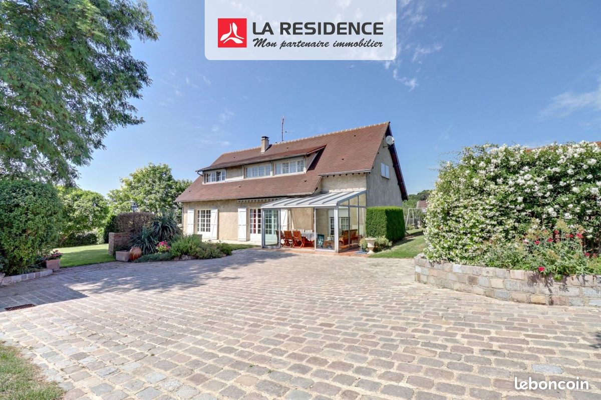 Maison 8 pièces 183 m² · à Villiers-Saint-Frédéric · 183 m² · 599 000 €