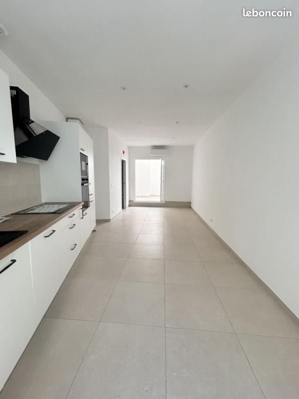 Appartement 1 pièce 28 m² · à Le Grau-du-Roi · 28 m² · 820 €/mois