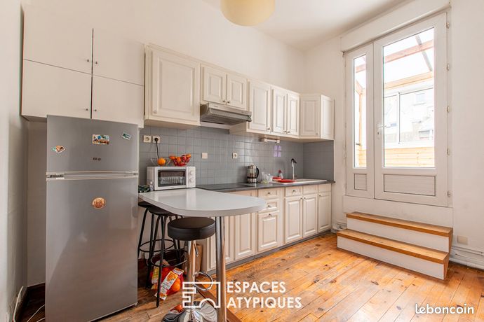 Maison 7 pièces 312 m² — 3