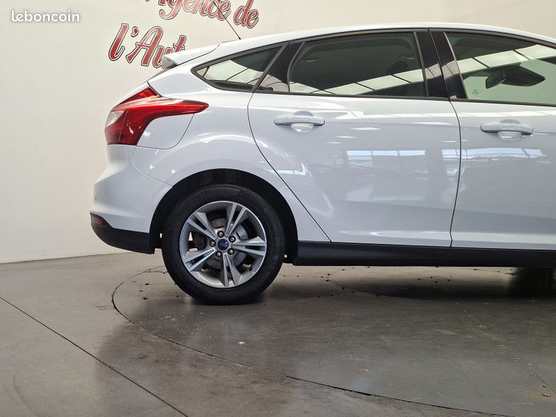Ford FOCUS 1.0 scti 125 ch 1ère main / Clim Auto / Régulateur / Radar / Bluetooth / (image 10)