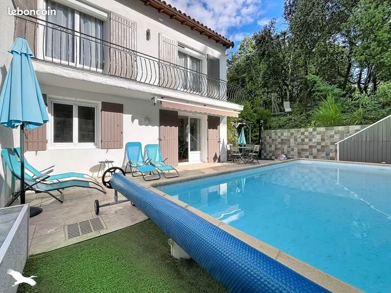 Maison 9 pièces 219 m² · à Saint-Georges-de-Didonne · 219 m² · 915 000 €