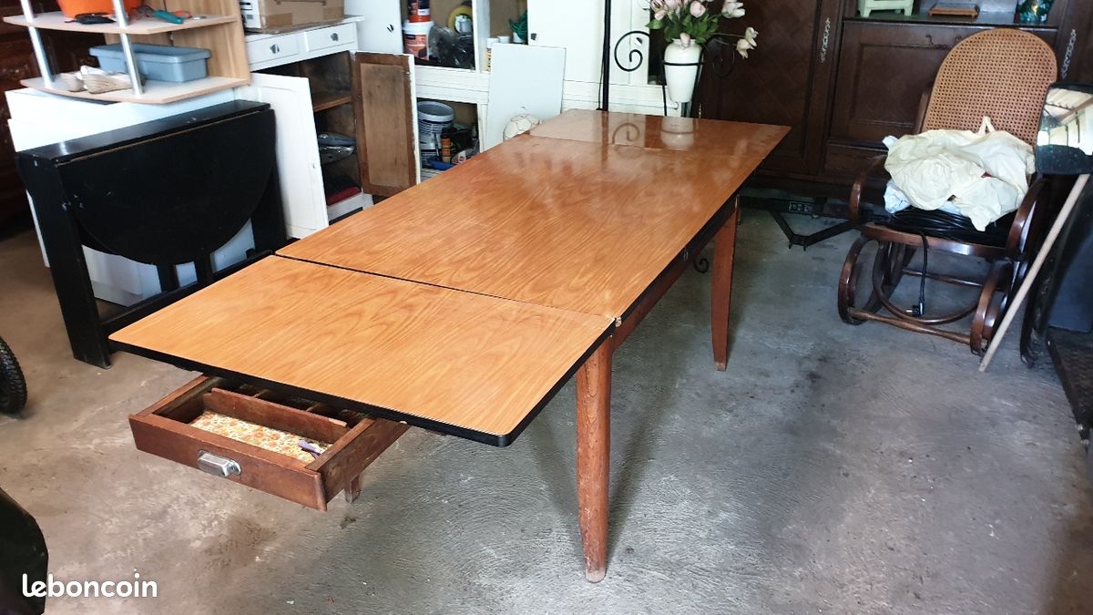 Table formica (image 1)