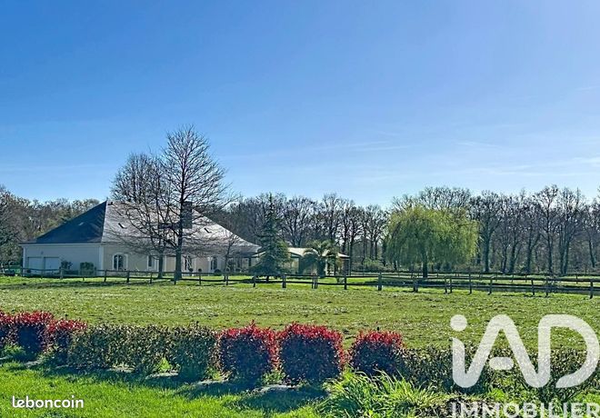 Maison familiale 8 pièces 328 m²