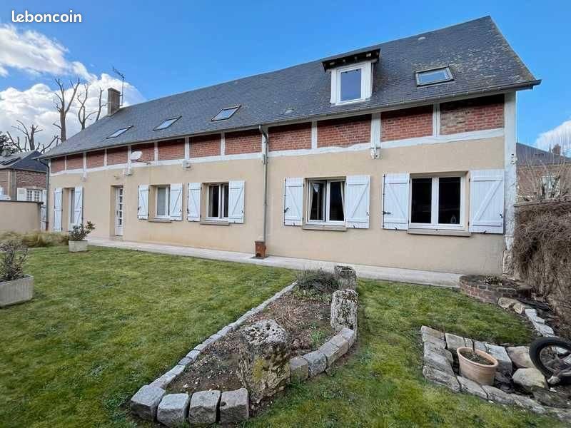 Maison 9 pièces 201 m² · à Étrépagny · 201 m² · 273 000 €