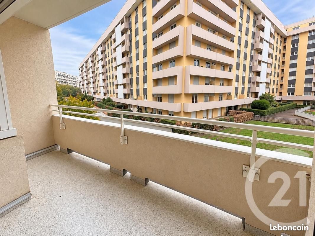 Appartement 3 pièces 69 m² · à Saint-Étienne · 69 m² · 85 000 €