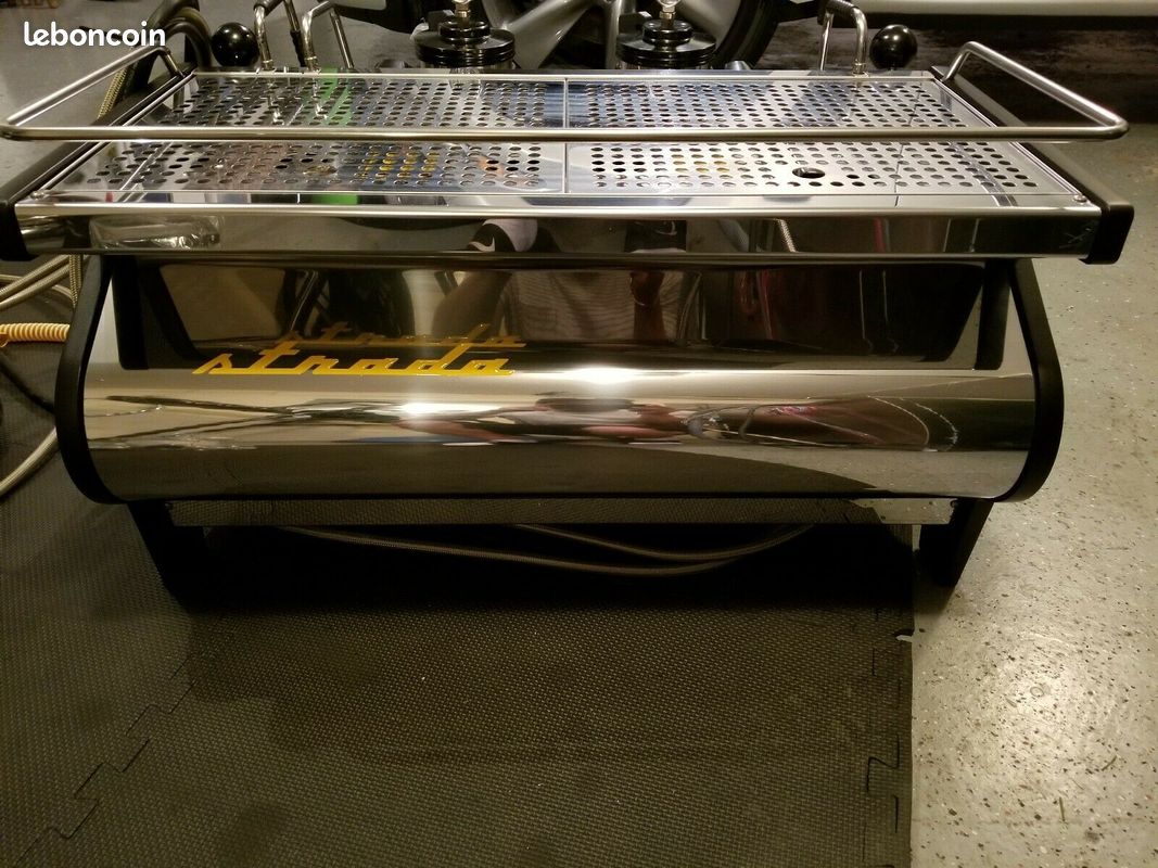 Machine à café La Marzocco Strada 2 (image 3)