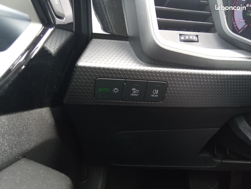 Audi A1 sportback 30 TFSI 110 ch S tronic 7 Avus (image 12)