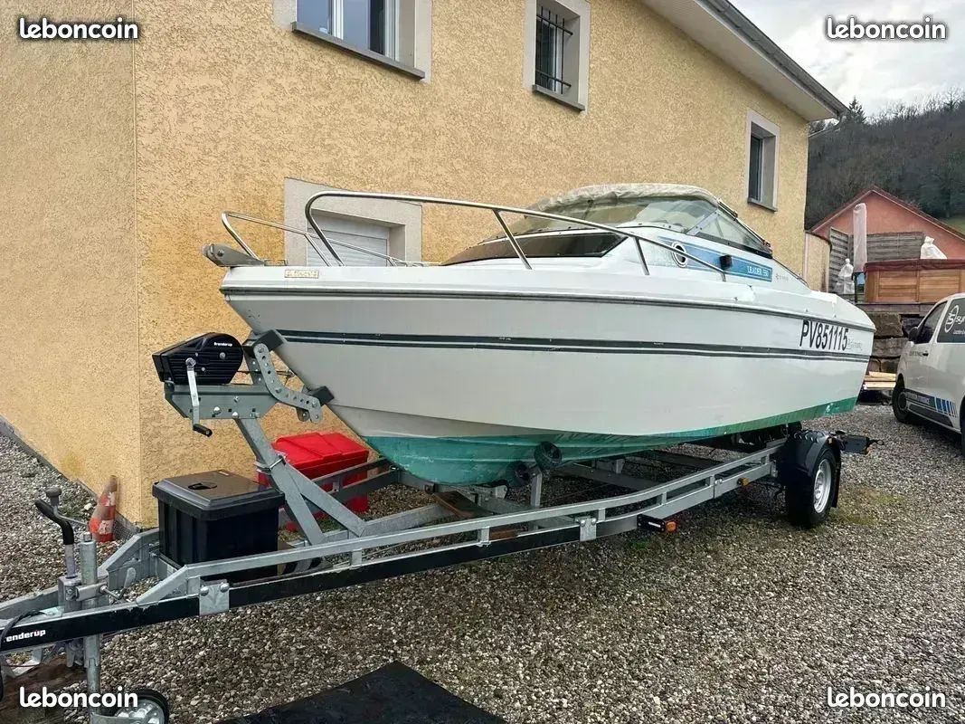 Bateau Jeanneau leader 550 moteur hors bord avec remorque ensemble (image 1)