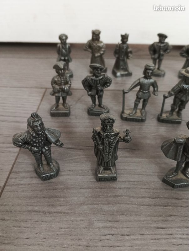 Porte-Clés Figurine "Roi Des Échecs" En Métal Bronze - Neuf Avec Étiquettes - Idée Cadeau Jeu
