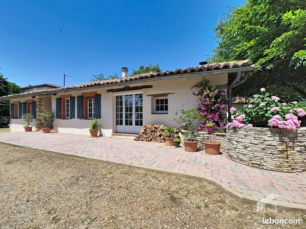 Maison 7 pièces 272 m² · au Castéra · 272 m² · 482 000 €