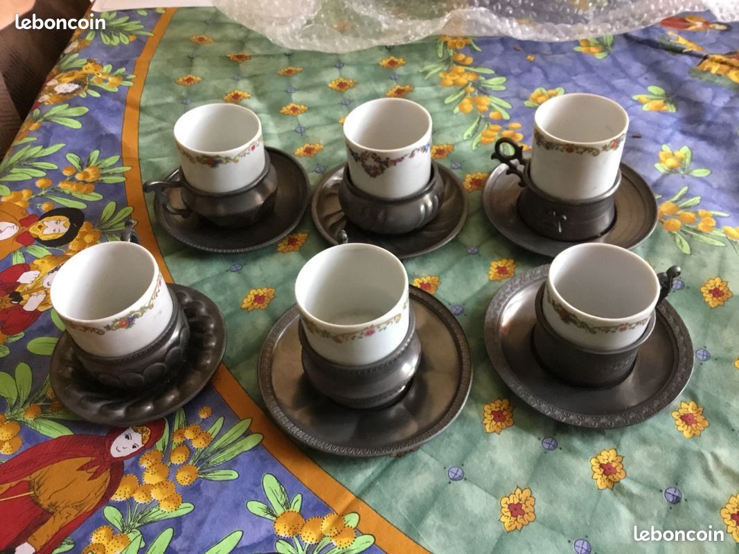 6 tasses à café en étain et porcelaine avec soucoupes anciennes (image 1)