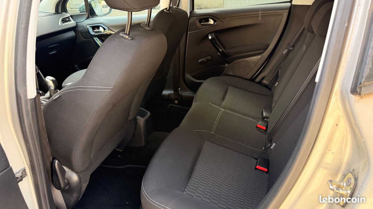 Peugeot 208 Active (image 7)