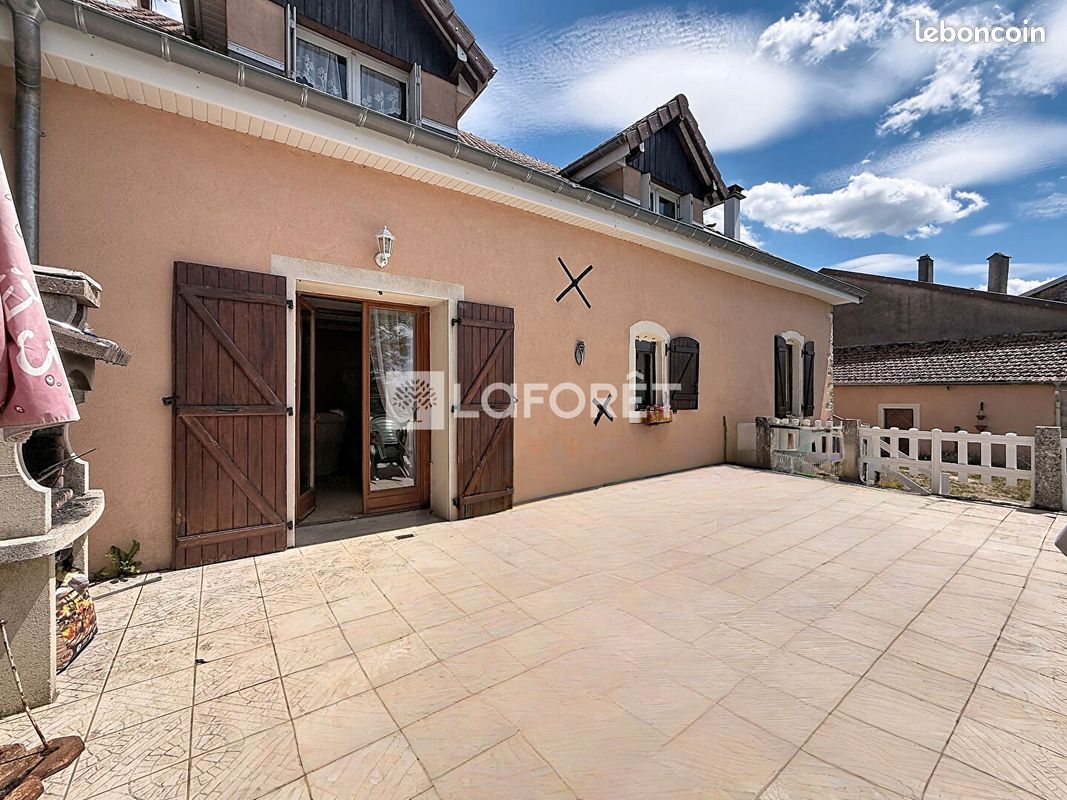 Maison 6 pièces 159 m² · à Landaville · 159 m² · 110 000 €