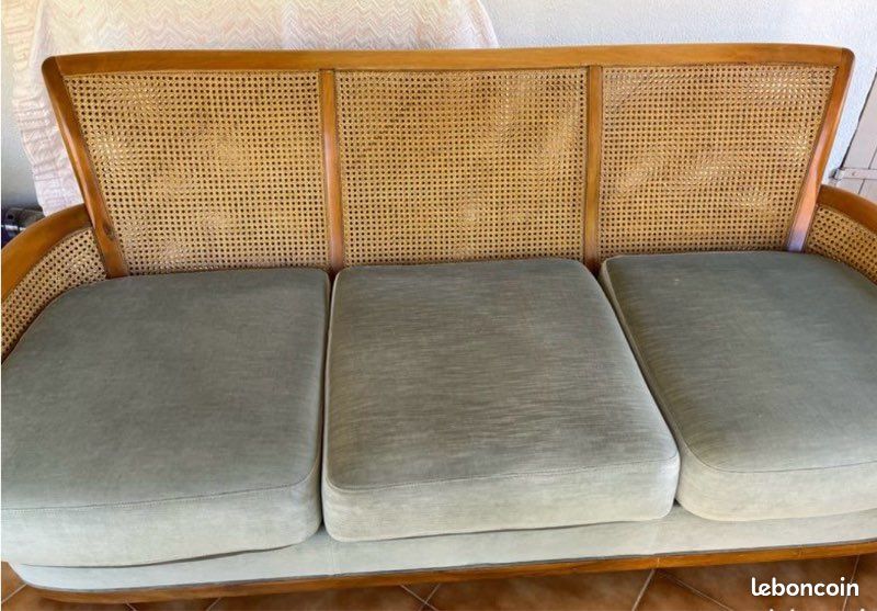 Canapé vintage Roche Bobois 3 places bois cannage velours vert amande (image 4)