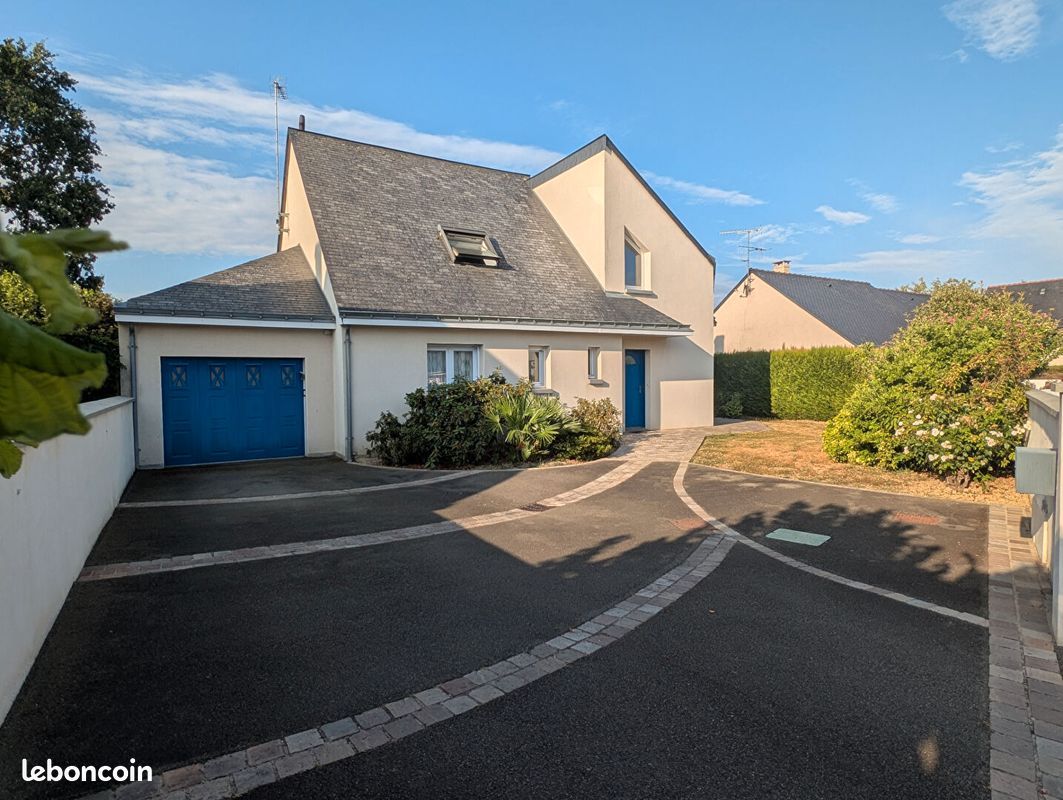 Maison 5 pièces 141 m² · à Segré-en-Anjou Bleu · 141 m² · 345 000 €