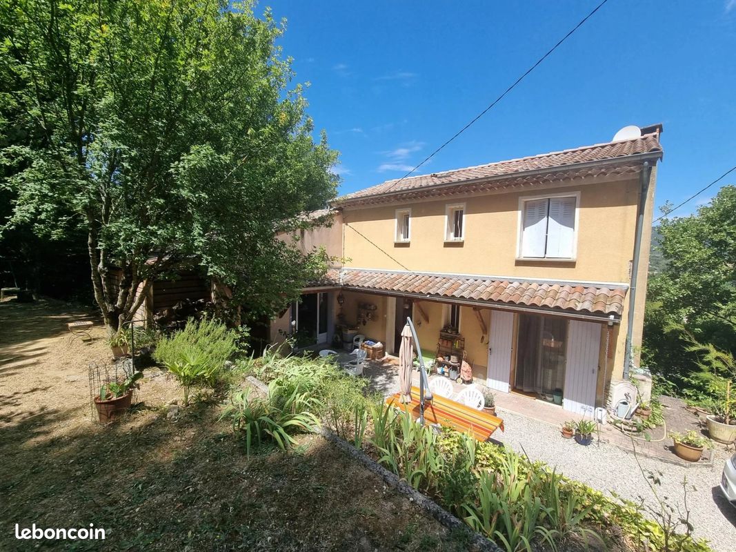 Maison 10 pièces 183 m² · à Dieulefit · 183 m² · 400 000 €