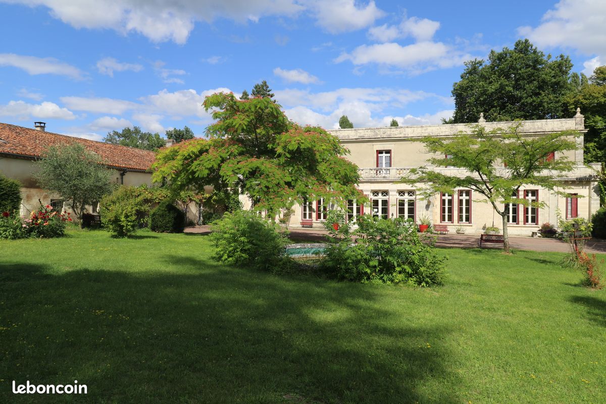Grand Gîte avec piscine chauffée et couverte privée (Domaine de Champ rose) (image 2)