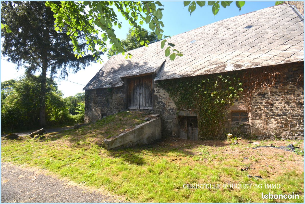 Maison 2 pièces 168 m² · à Saint-Bonnet-près-Orcival · 168 m² · 34 000 €